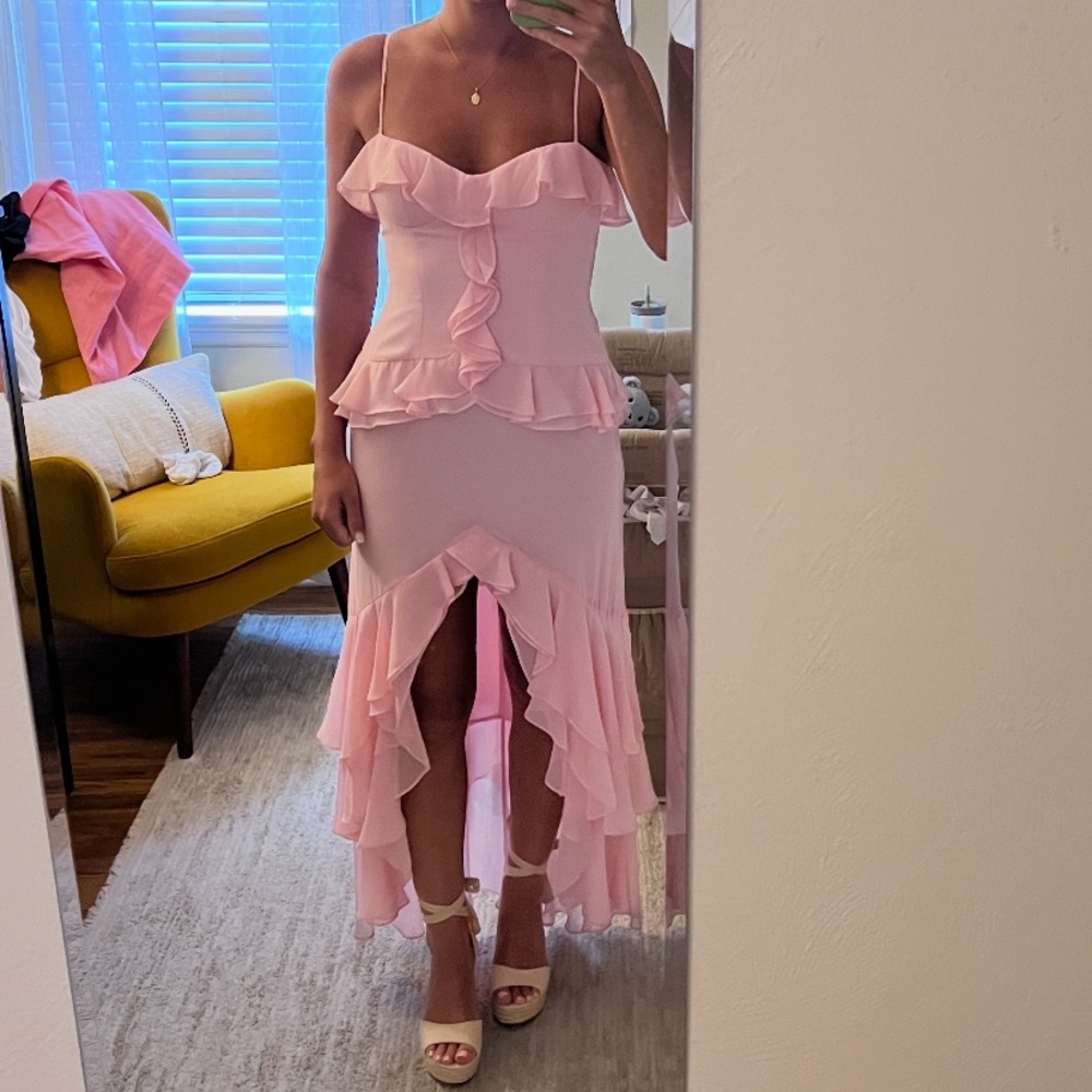 Gianni Bini Women’s sleeveless Ruffle Chiffon dress